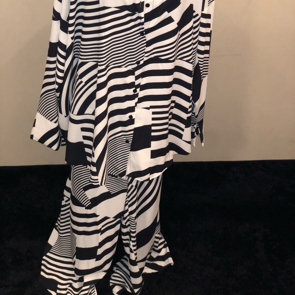 Black Abstract Matching Set - Picture 3 of 3